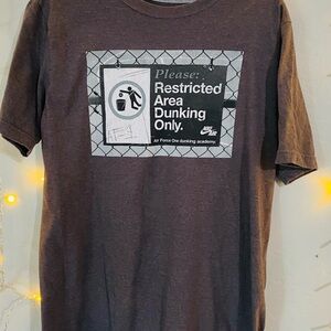 Nike Gray and White Short Sleeve Tee with Graphic Design